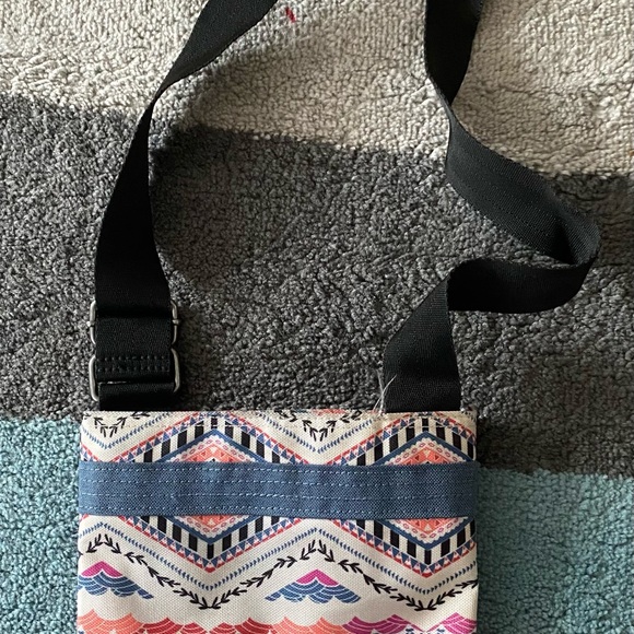 Dakine Jive Crossbody Purse - Picture 3 of 4